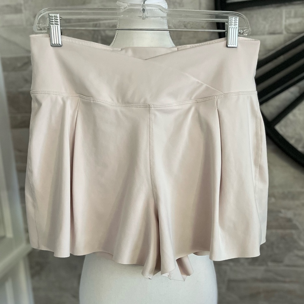 Yogalicious Lux Meredith Shorts in Cream
